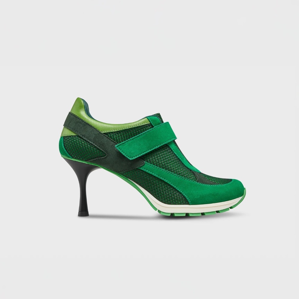 Sneex  the tepper on green size 9 brand new no box never worn offer welcome